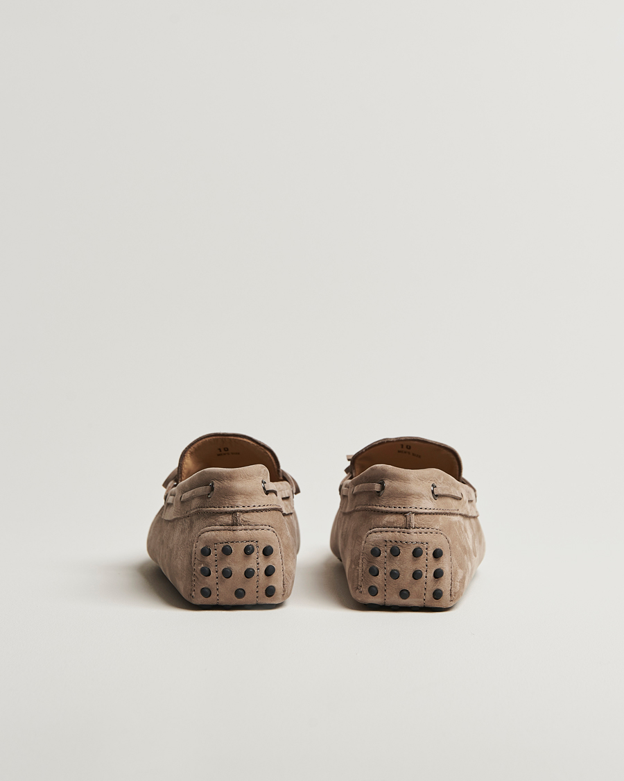 Herren | Tod's Lacetto Gommino Carshoe Taupe Nubuck | Tod's | Lacetto Gommino Carshoe Taupe Nubuck