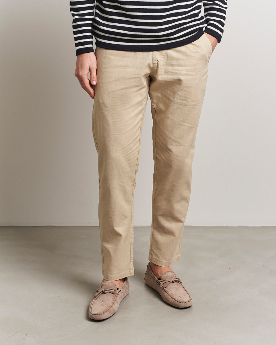 Herren | Tod's Lacetto Gommino Carshoe Taupe Nubuck | Tod's | Lacetto Gommino Carshoe Taupe Nubuck