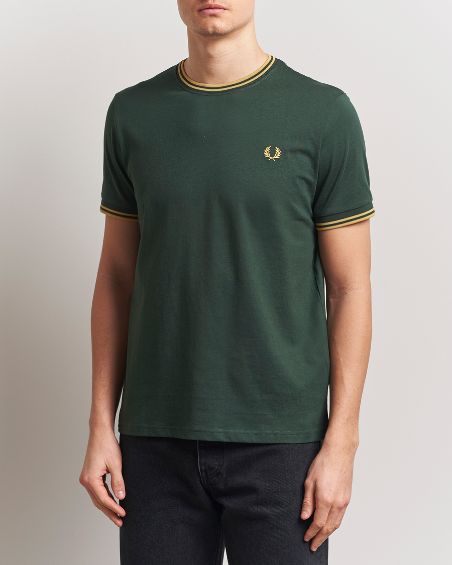 Herren | T-Shirts | Fred Perry | Twin Tipped T-Shirt Court Green