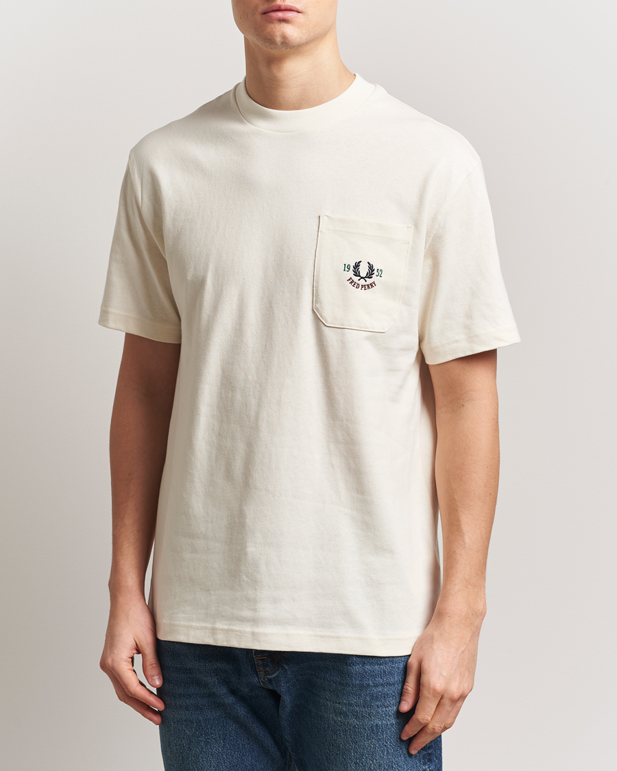 Herren | T-Shirts | Fred Perry | Relaxed 1952 Tennis T-Shirt Ecru