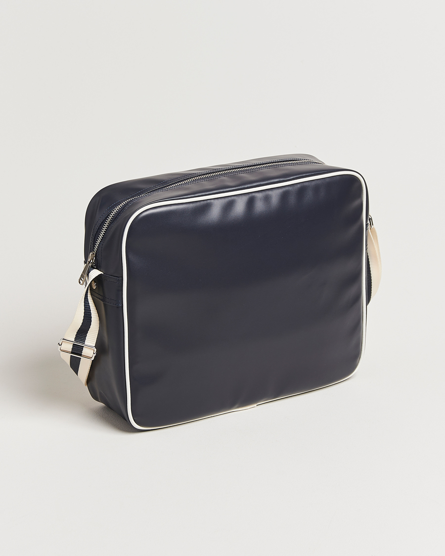 Herren | Fred Perry Classic Shoulder Bag Navy/Ecru | Fred Perry | Classic Shoulder Bag Navy/Ecru