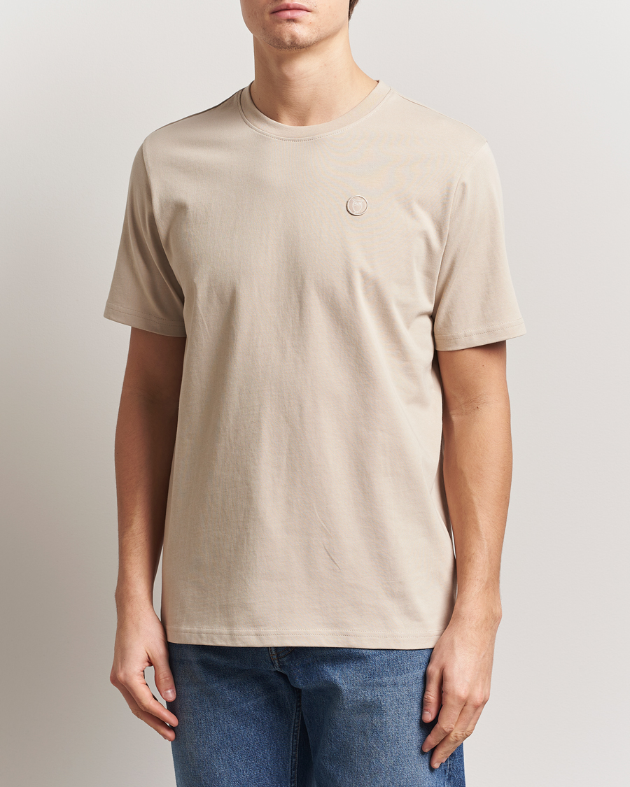 Herren | T-Shirts | KnowledgeCotton Apparel | Loake Badge T-Shirt Beige