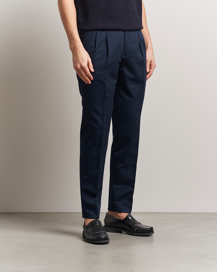 Herren | Hosen | Incotex | Tapered Fit Pleated Linen Slacks Navy