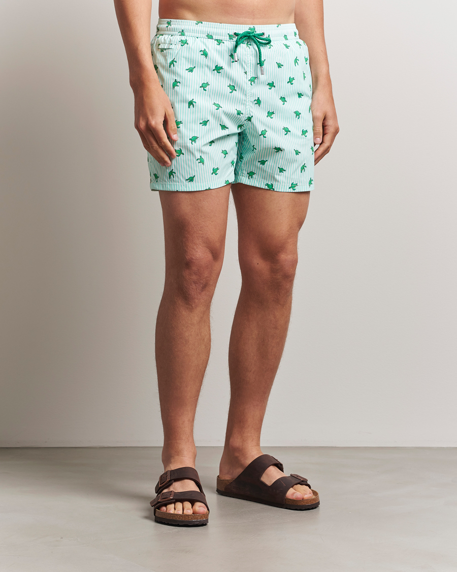 Herren | Badehosen | MC2 Saint Barth | Printed Nylon Swim Shorts Green Turtle Stripes