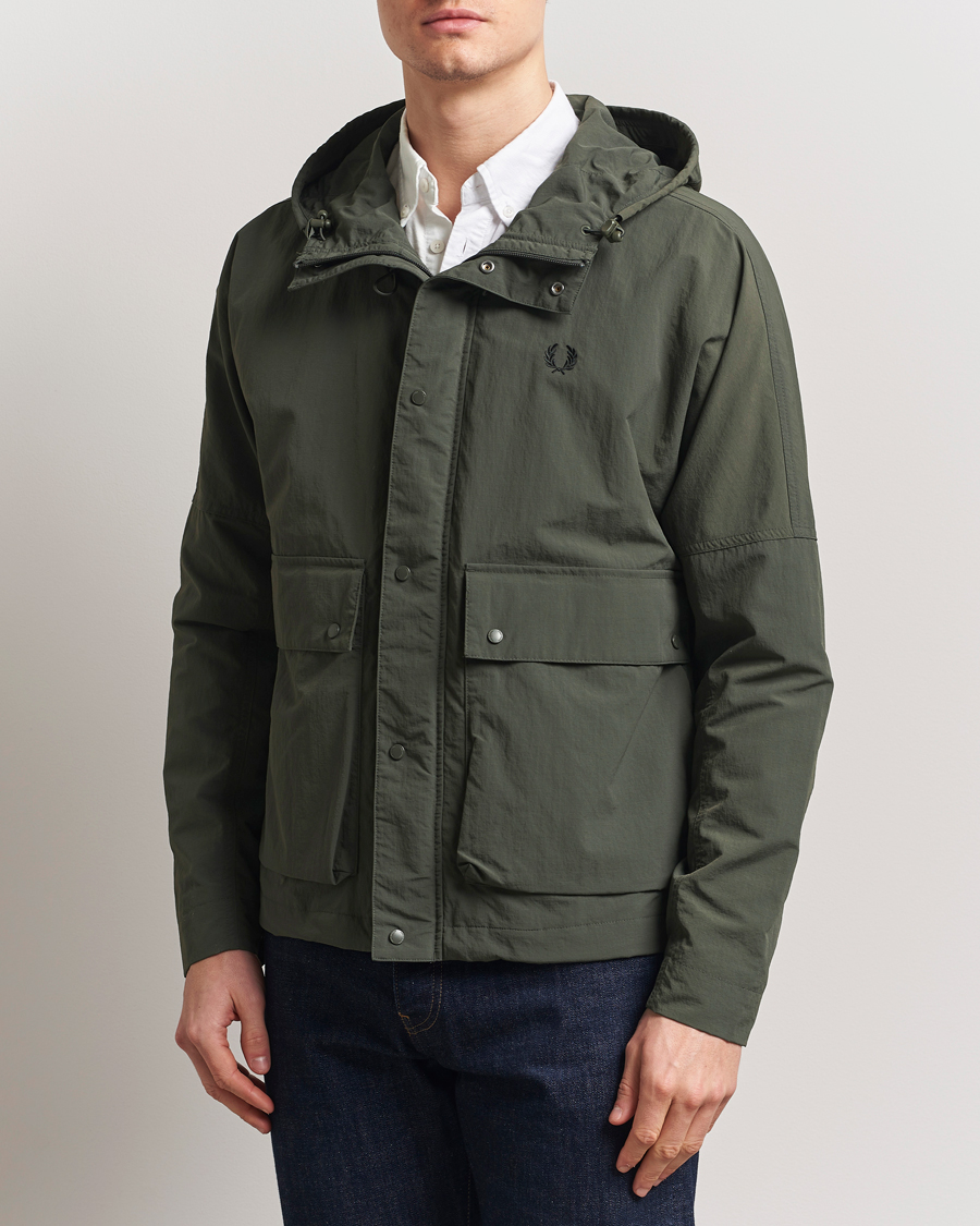 Herren | Jacken | Fred Perry | Cropped Hooded Fishing Parka Field Green