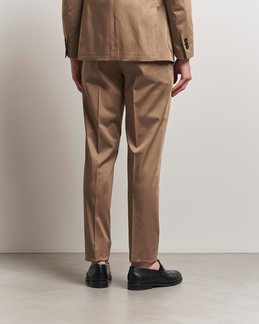 Herren | Hosen | Lardini | Pleated Cotton Stretch Trousers Light Brown