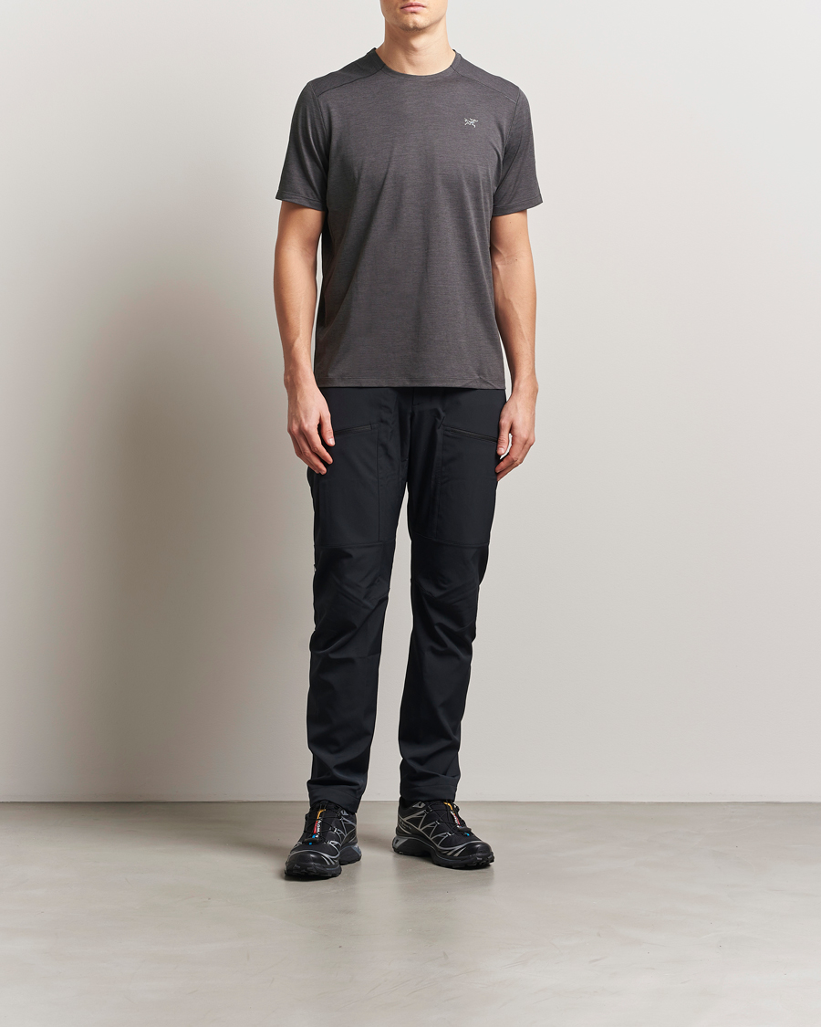 Herren | T-Shirts | Arc'teryx | Cormac Crew Neck T-Shirt Black Heather