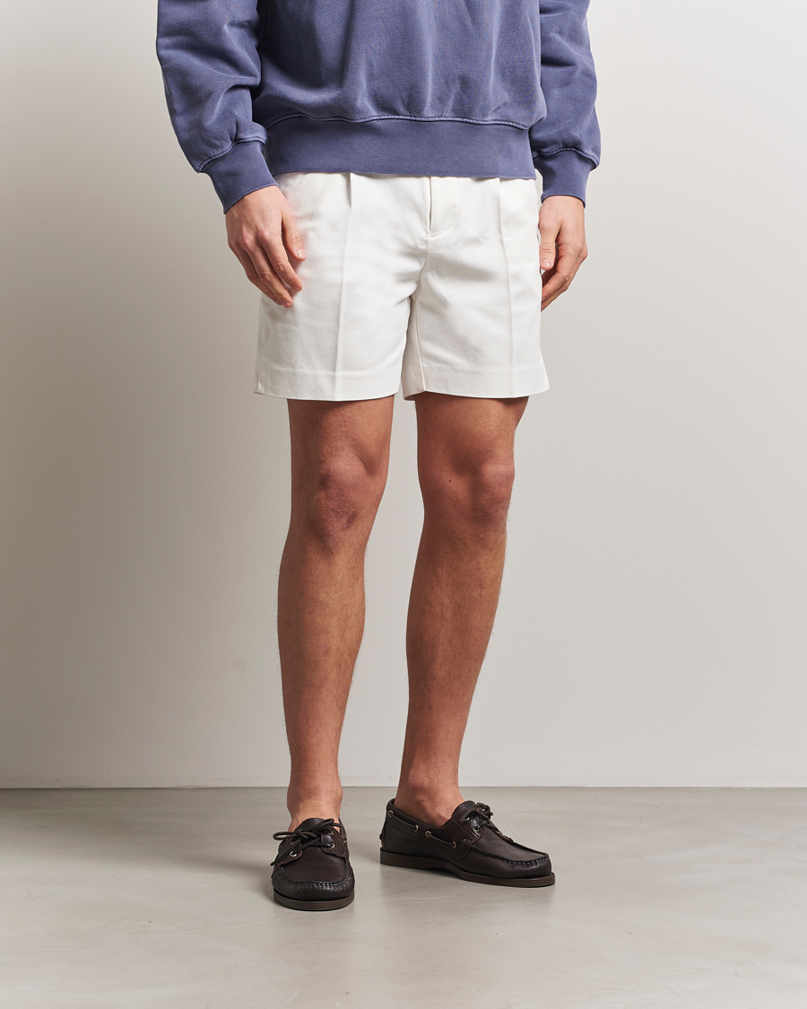 Herren | Shorts | GANT 240 Mulberry Street | Regular Fit Dressed Cotton Twill Shorts Eggshell