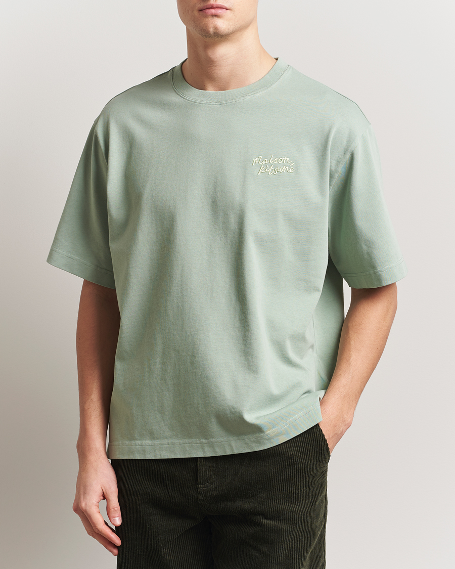 Herren | T-Shirts | Maison Kitsuné | Handwriting Embroidery T-Shirt Vert De Gris