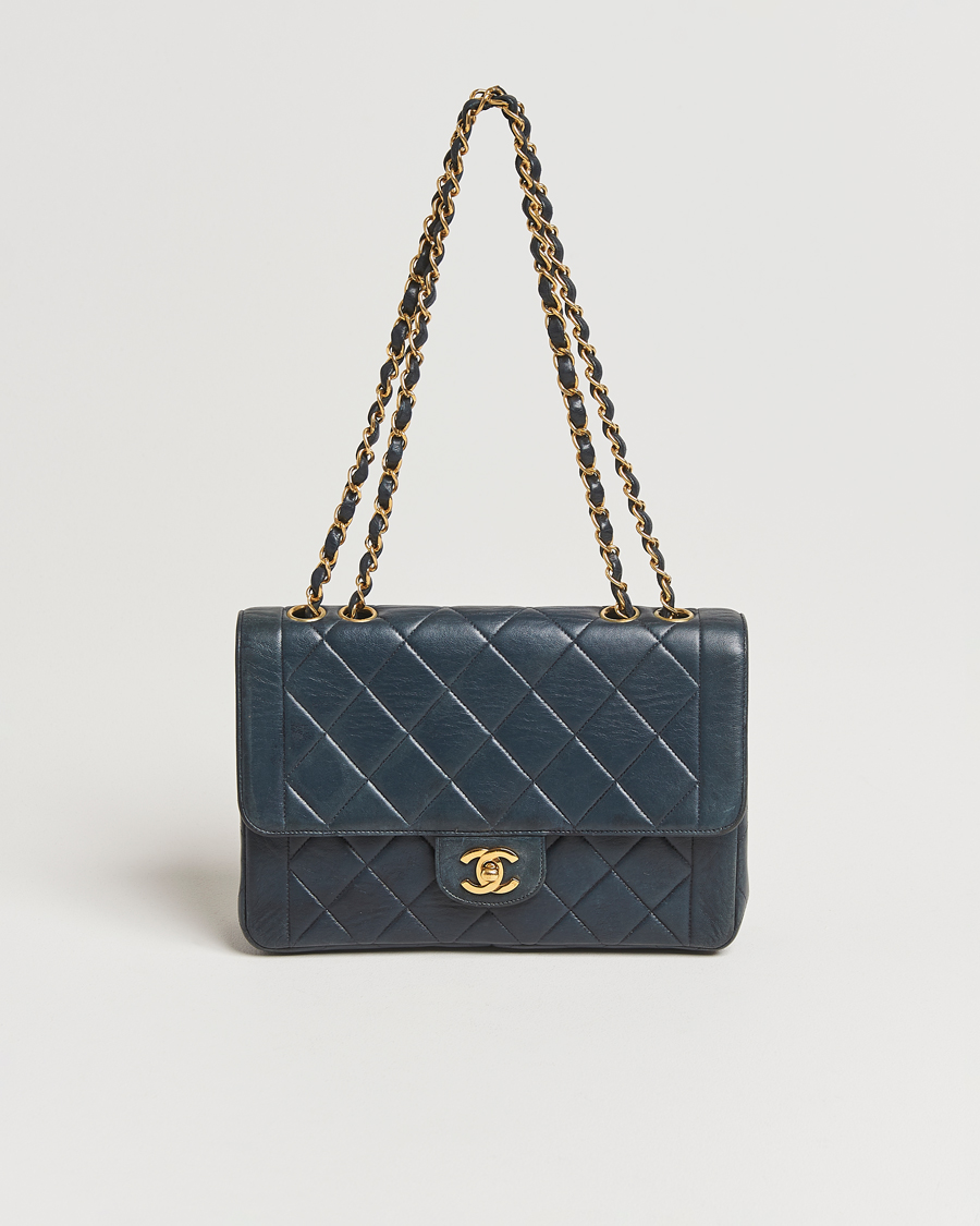 Herren | Pre-Owned & Vintage Bags | Chanel Pre-Owned | Classic Medium Single Flap Bag Lambskin Navy