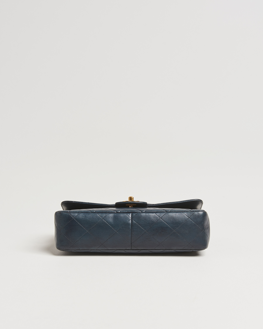 Herren | Pre-Owned & Vintage Bags | Chanel Pre-Owned | Classic Medium Single Flap Bag Lambskin Navy