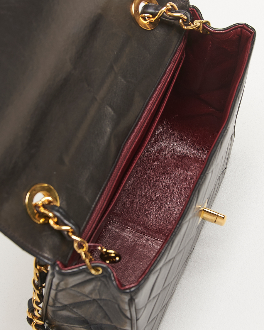 Herren | Chanel Pre-Owned Classic Flap Bag Deca Squared Lambskin Black | Chanel Pre-Owned | Classic Flap Bag Deca Squared Lambskin Black