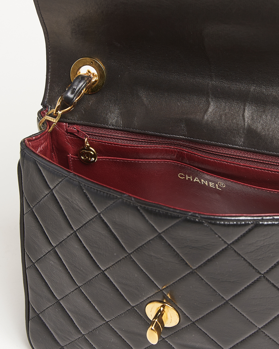Herren | Chanel Pre-Owned Classic Flap Bag Deca Squared Lambskin Black | Chanel Pre-Owned | Classic Flap Bag Deca Squared Lambskin Black