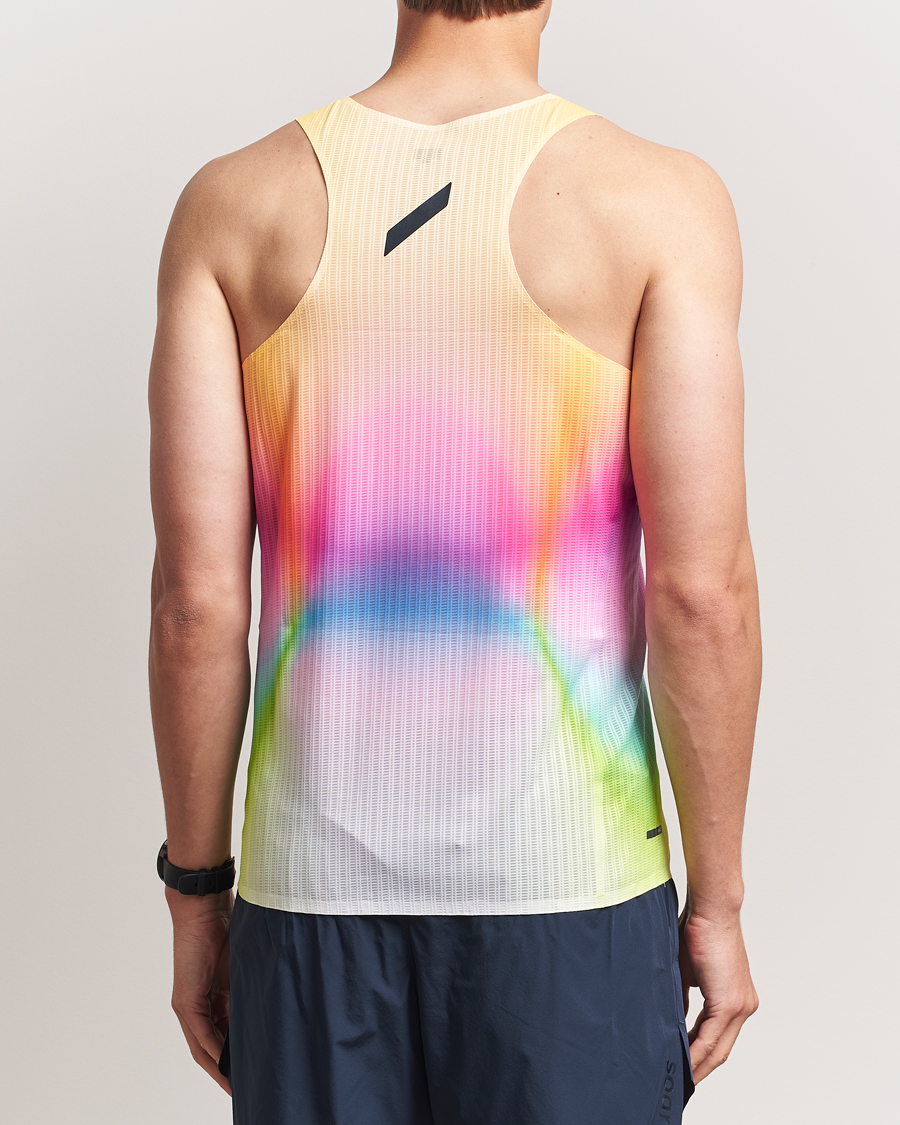 Herren | T-Shirts | SOAR Running | Race Vest Summer Rainbow