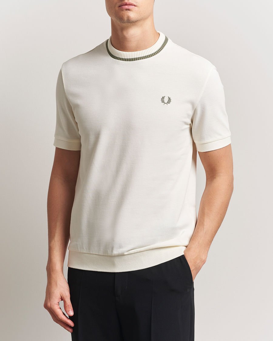 Herren | T-Shirts | Fred Perry | Pique Crew Neck T-Shirt Light Ecru
