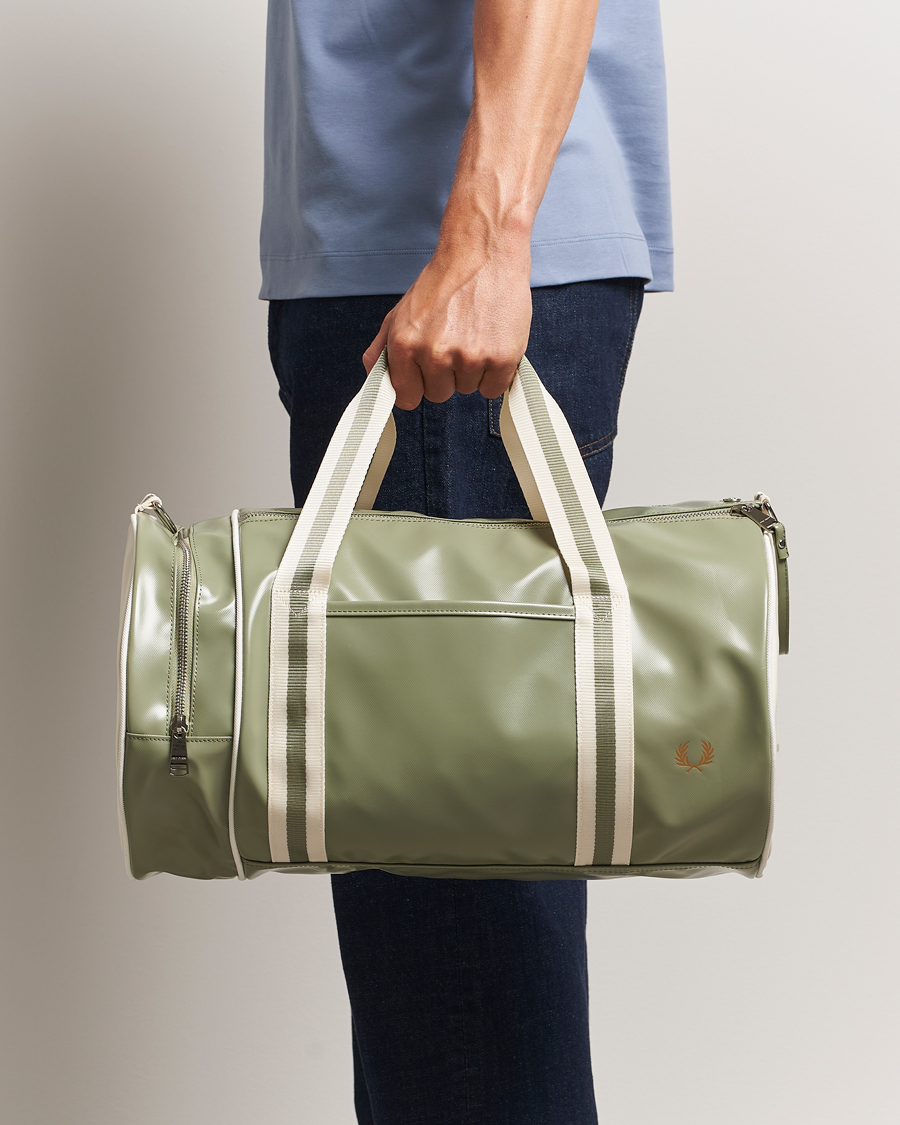 Herren | Taschen | Fred Perry | Classic Barrel Bag Olive Mint/White