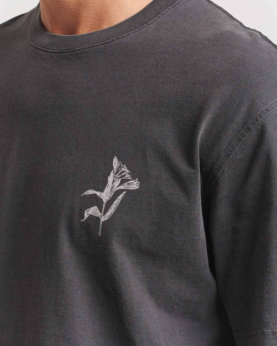Herren | T-Shirts | Samsøe Samsøe | Printed Lily Crew Neck T-Shirt Washed Black