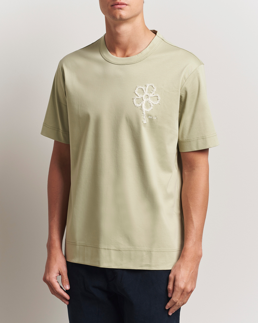 Herren | T-Shirts | NN07 | Pedro Embroidered Flower T-Shirt Sage Green