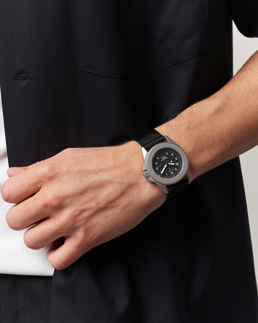 Herren | UNIMATIC UT4 GMT Toolwatch Black | UNIMATIC | UT4 GMT Toolwatch Black