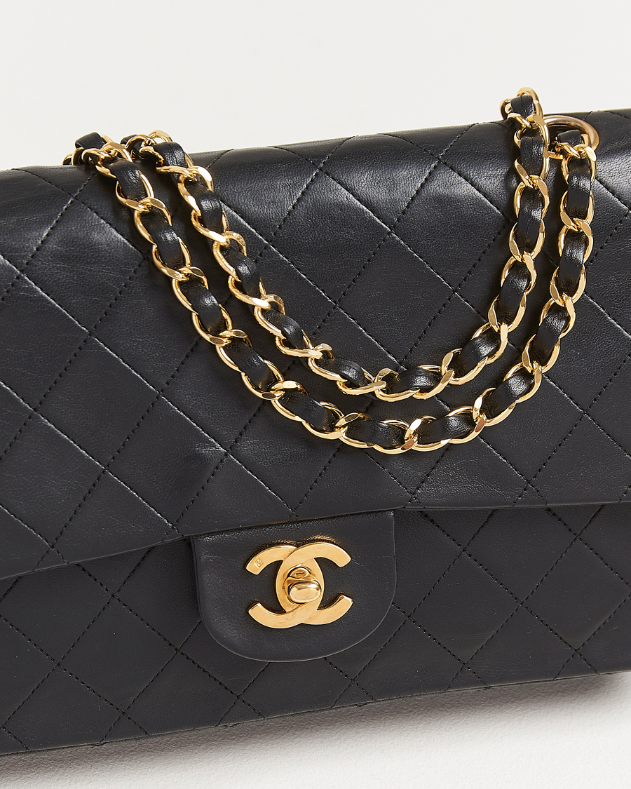 Herren | Chanel Pre-Owned Classic Medium Double Flap Bag Lambskin Black | Chanel Pre-Owned | Classic Medium Double Flap Bag Lambskin Black