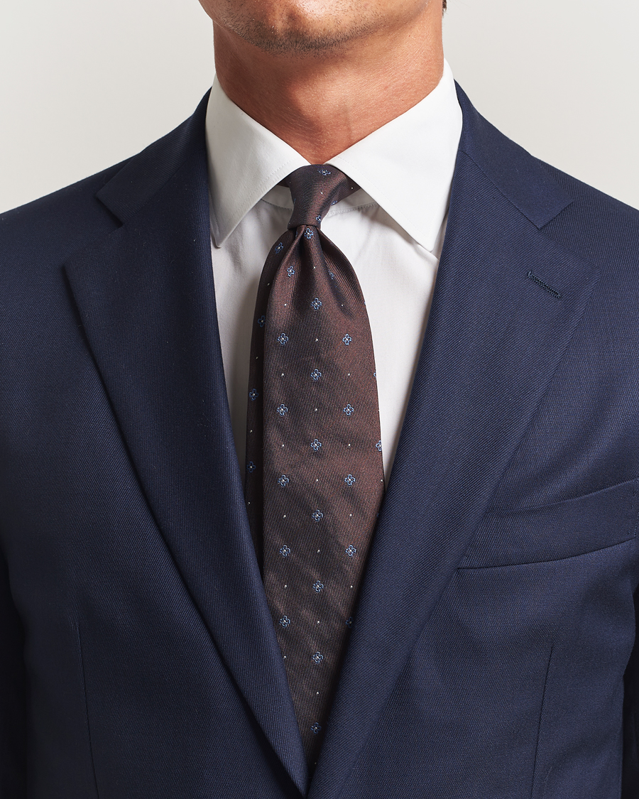 Herren | Krawatten | Amanda Christensen | Cotton/Silk Printed Flower 8cm Tie Brown