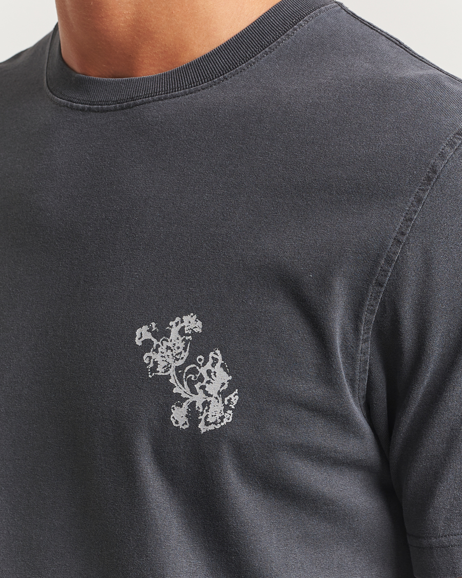 Herren | T-Shirts | Samsøe Samsøe | Phil Printed Crew Neck T-Shirt Washed Black
