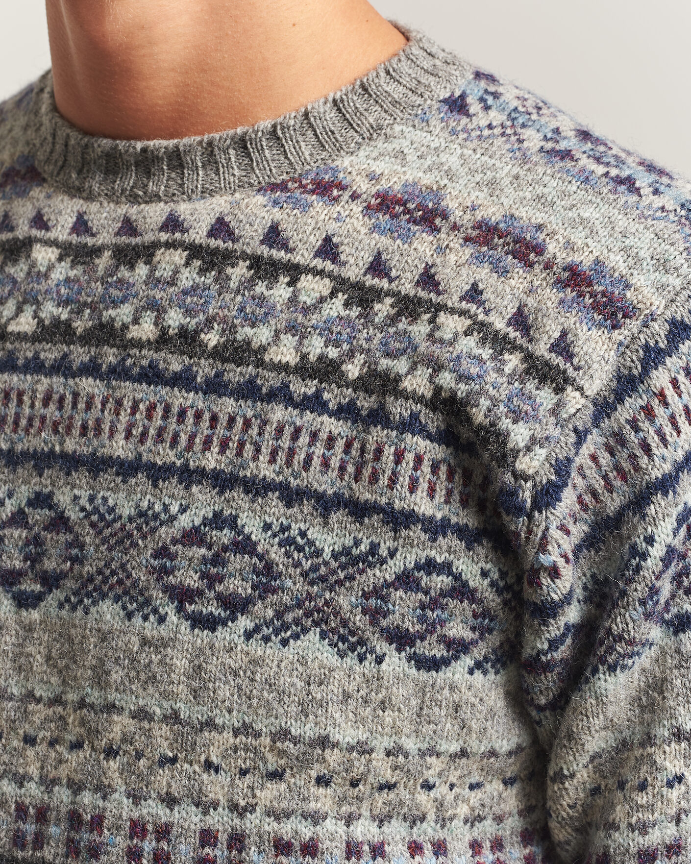 Herren | Pullover | Jamieson's of Shetland | Jamiesons Of Shetland All Over Fair Isle Pullover Crew Neck Light Grey