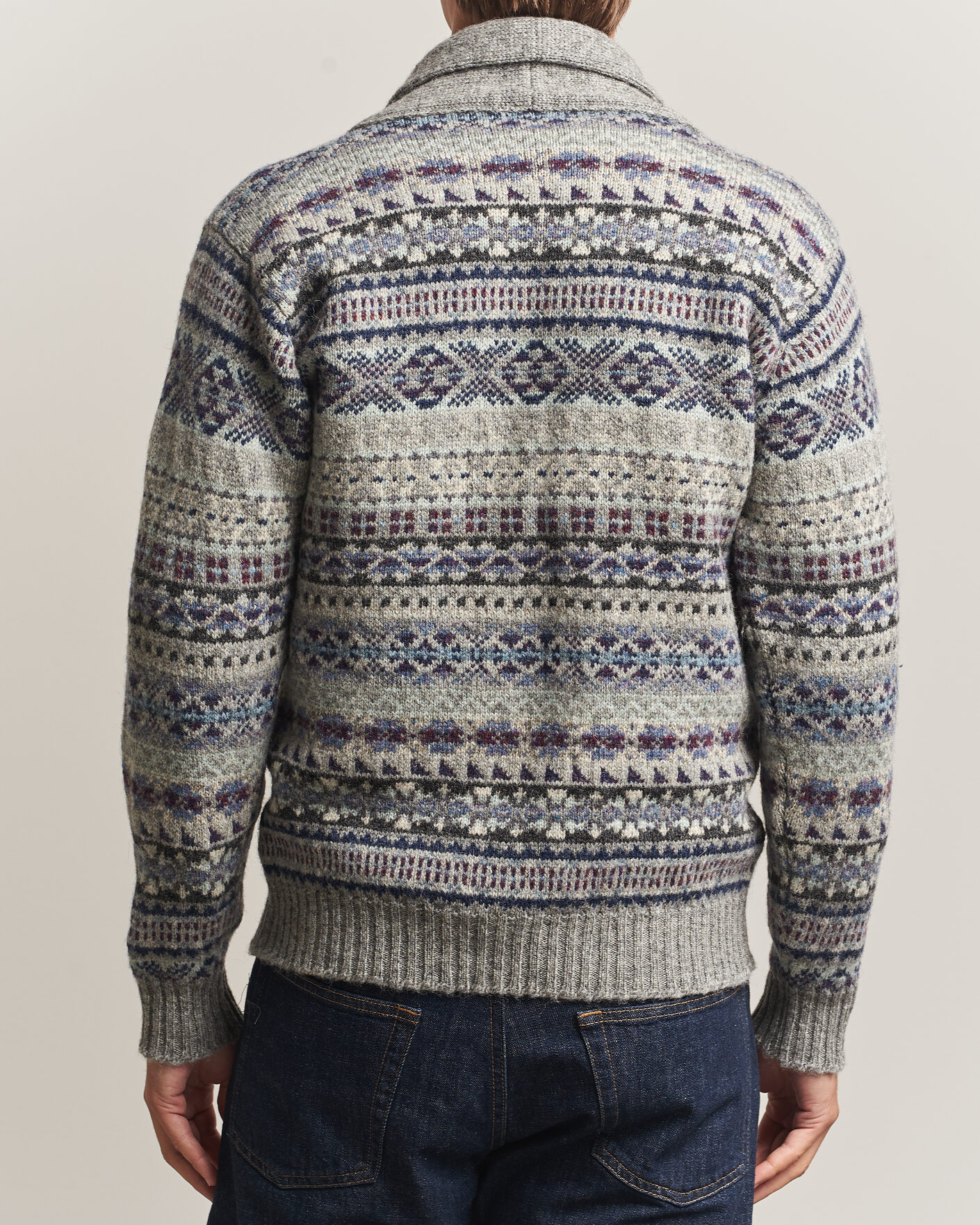 Herren | Pullover | Jamieson's of Shetland | Jamiesons Of Shetland All Over Fair Isle Shawl Collar Cardigan Grey