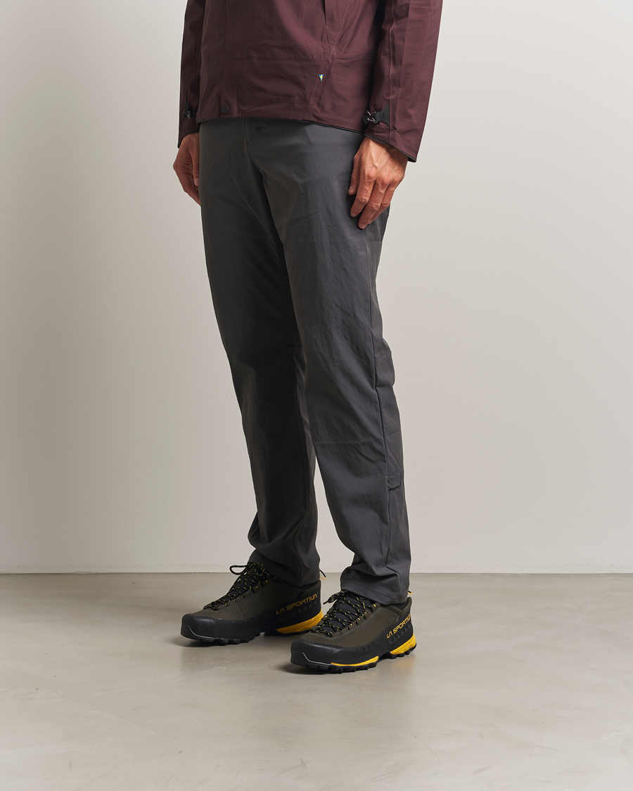 Herren | Trail Sneaker | La Sportiva | TX5 GTX Hiking Shoes Carbon/Yellow