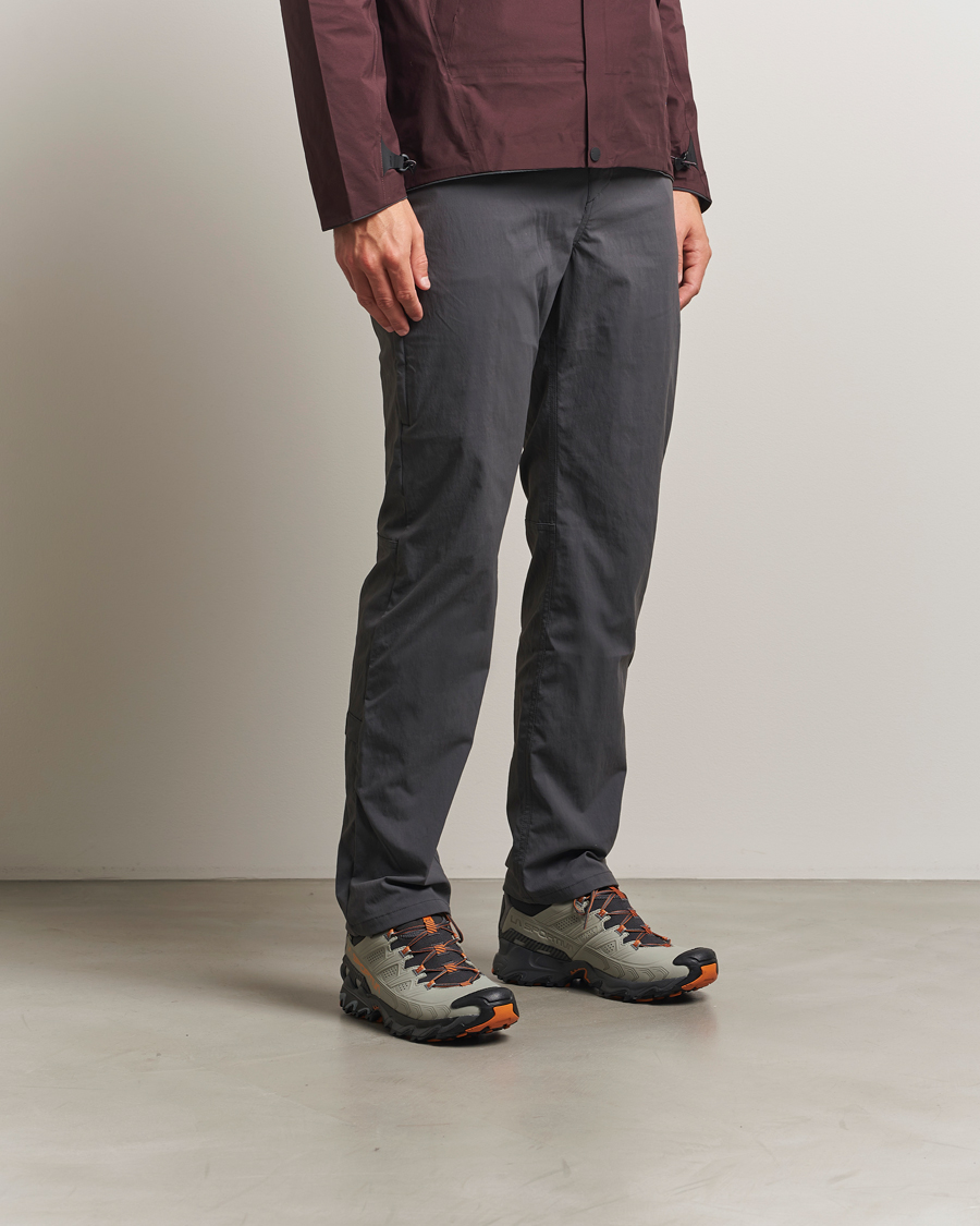 Herren | Trail Sneaker | La Sportiva | Ultra Raptor II Leather GTX Grey/Marmalade