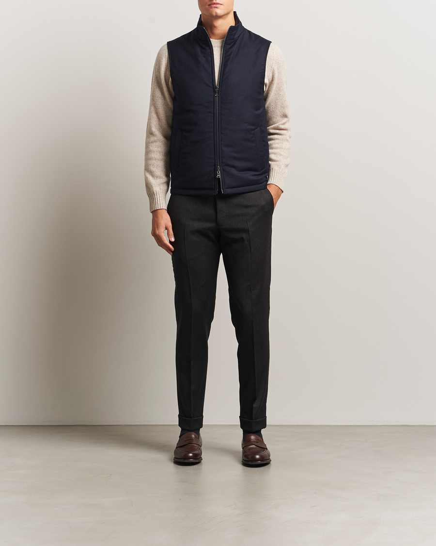 Herren | Westen | Oscar Jacobson | Nylon/Wool Reversible Vest Navy