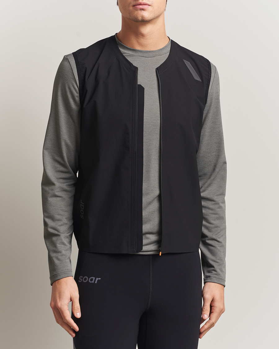 Herren | Westen | SOAR Running | Rainout Gilet Black
