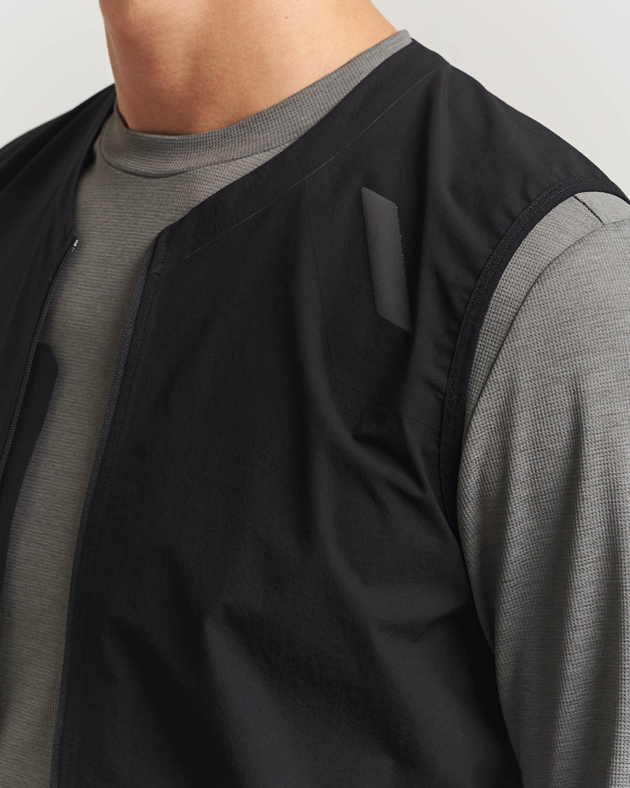 Herren | Westen | SOAR Running | Rainout Gilet Black