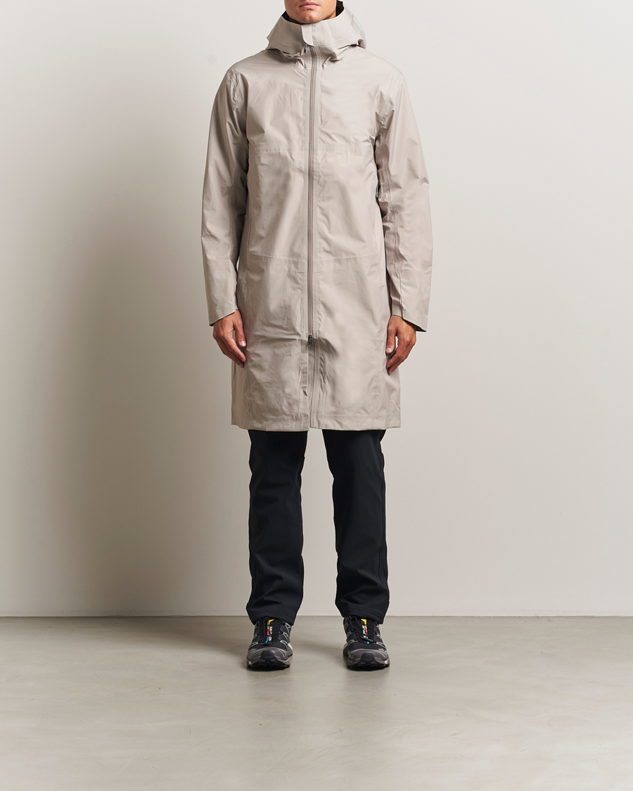 Herren | Jacken | Houdini | One Waterproof Parka Sandstorm