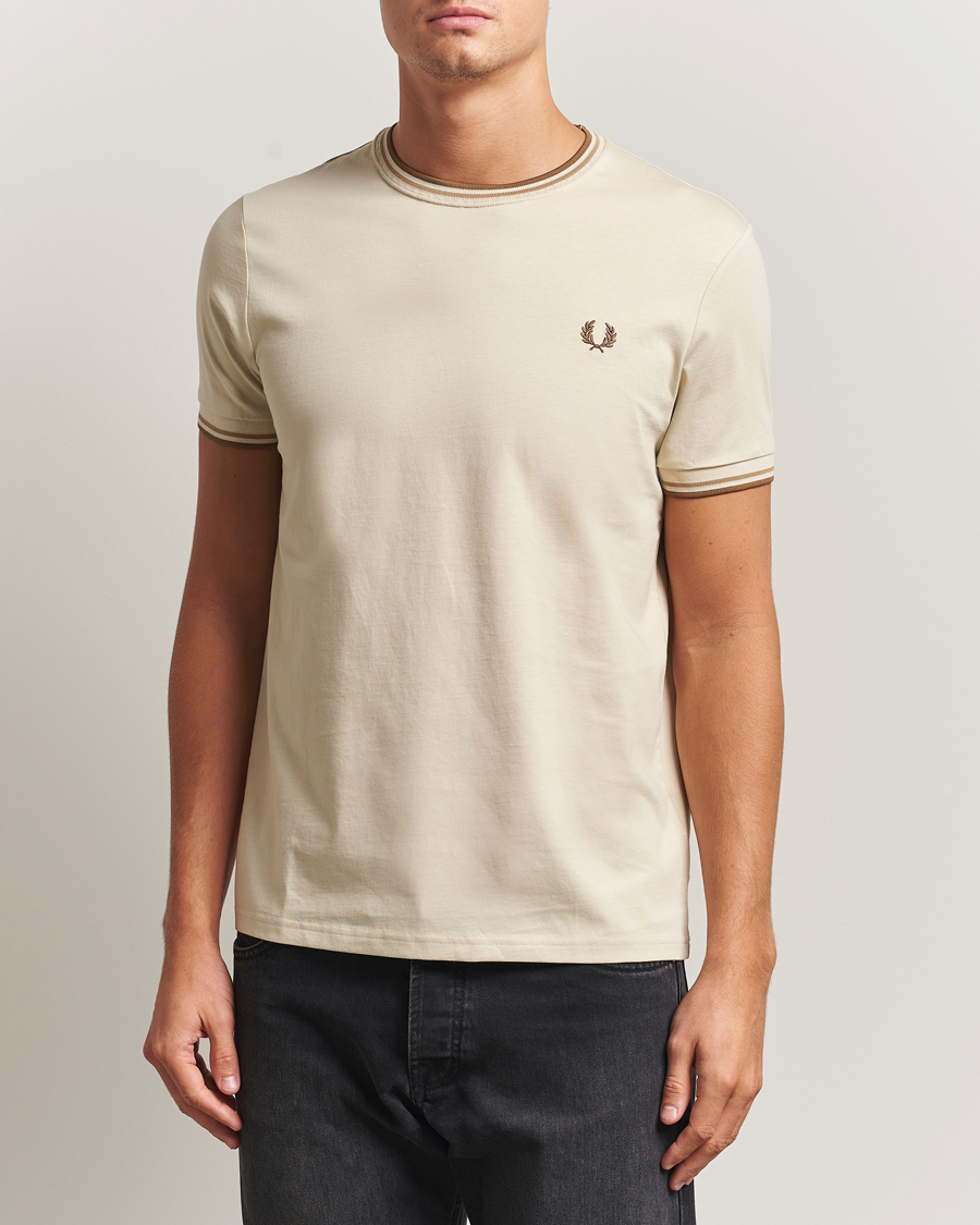 Herren | T-Shirts | Fred Perry | Twin Tipped T-Shirt Oatmeal