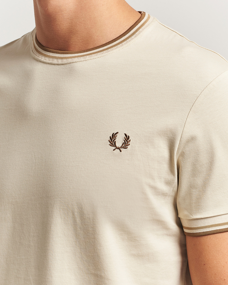 Herren | T-Shirts | Fred Perry | Twin Tipped T-Shirt Oatmeal