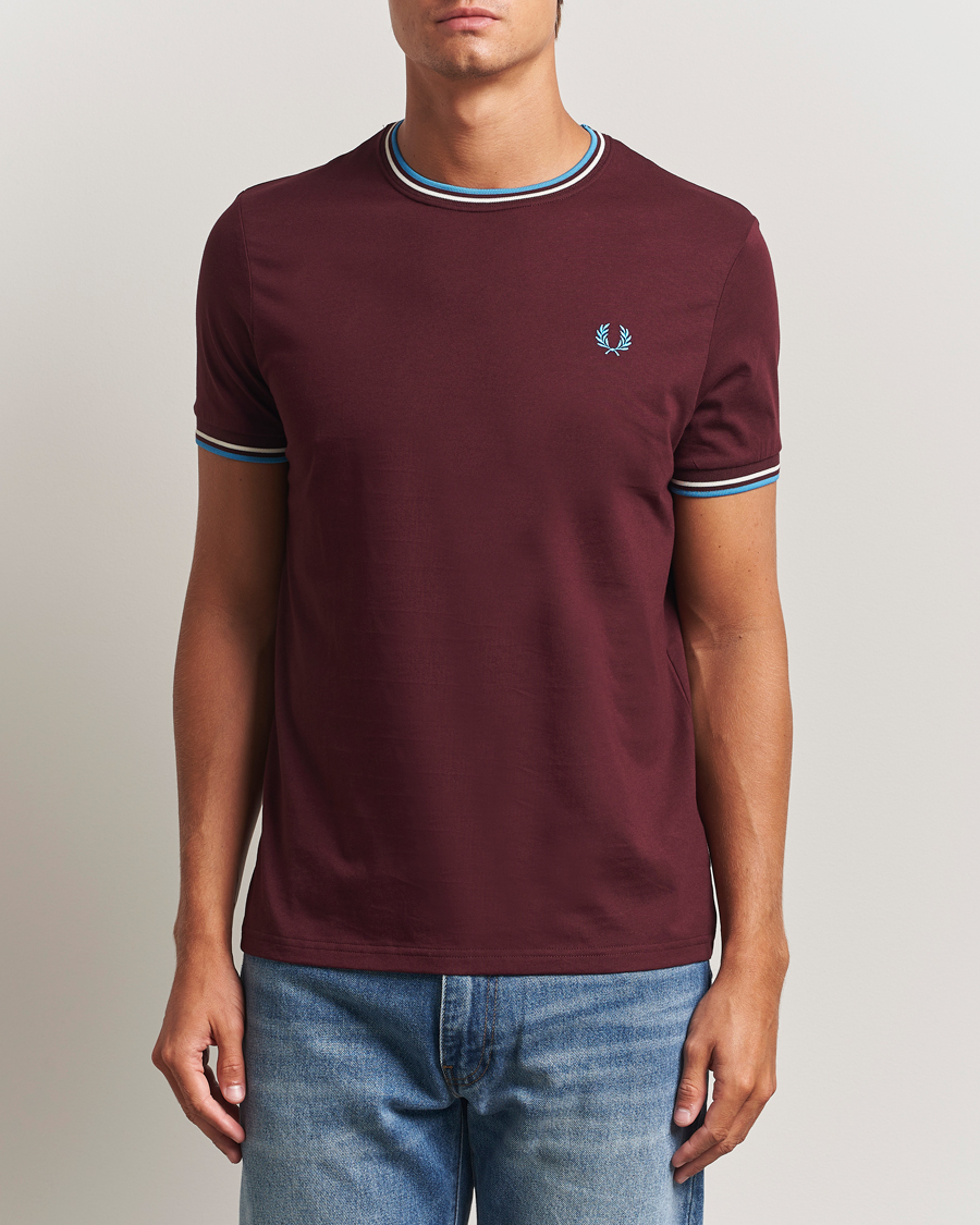 Herren | T-Shirts | Fred Perry | Twin Tipped T-Shirt Oxblood
