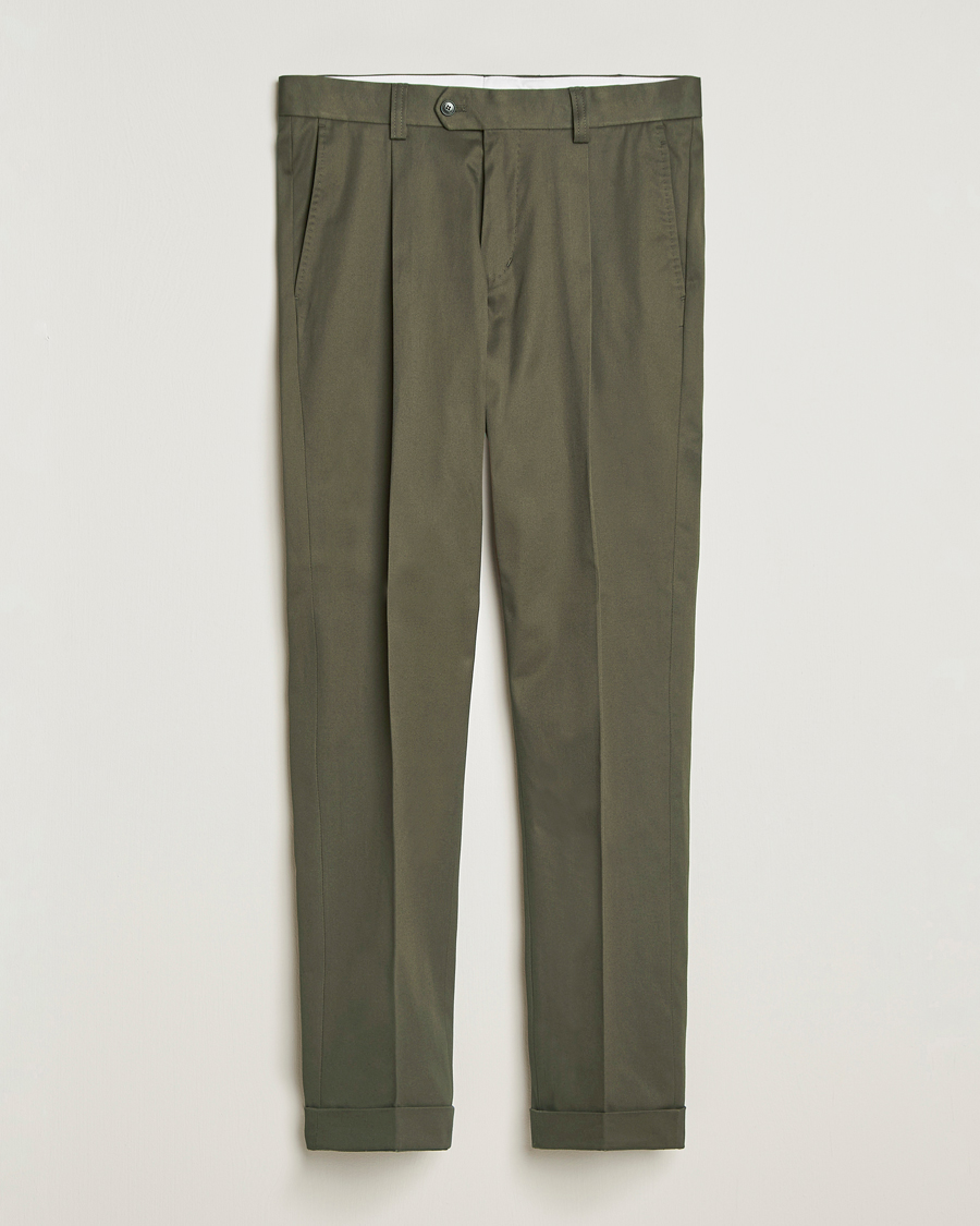 Herren | Hosen | Tiger of Sweden | Tenuta Pleated Cotton Trousers Deep Olive