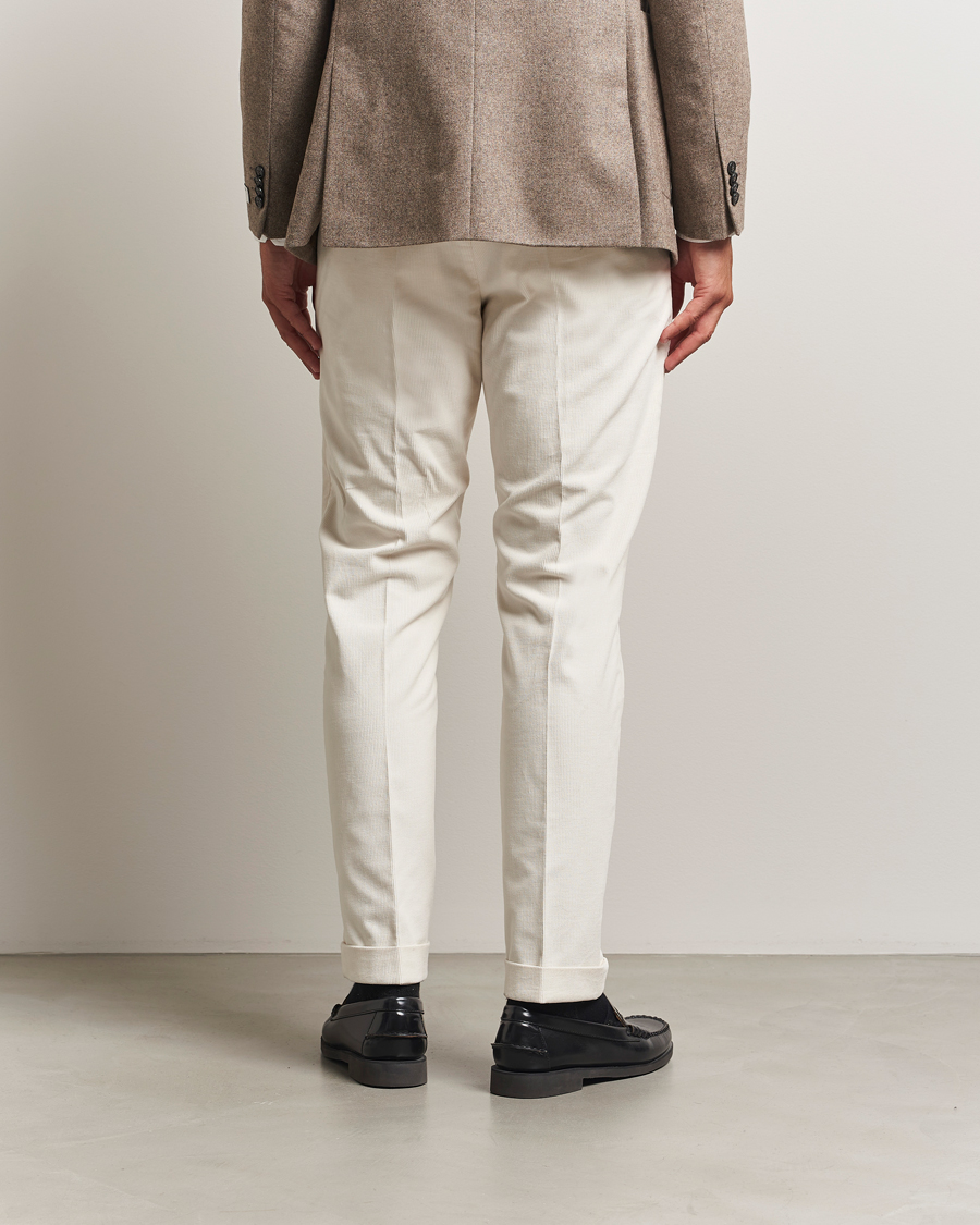 Herren | Hosen | Tiger of Sweden | Tenuta Pleated Corduroy Trousers Light Ivory