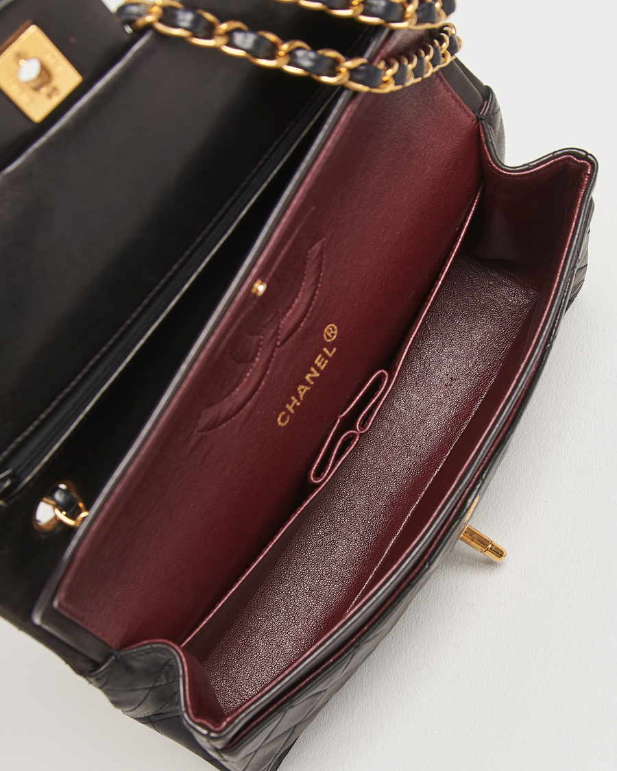 Herren | Gifts for Her | Chanel Pre-Owned | Classic Double Flap Medium Lambskin Black