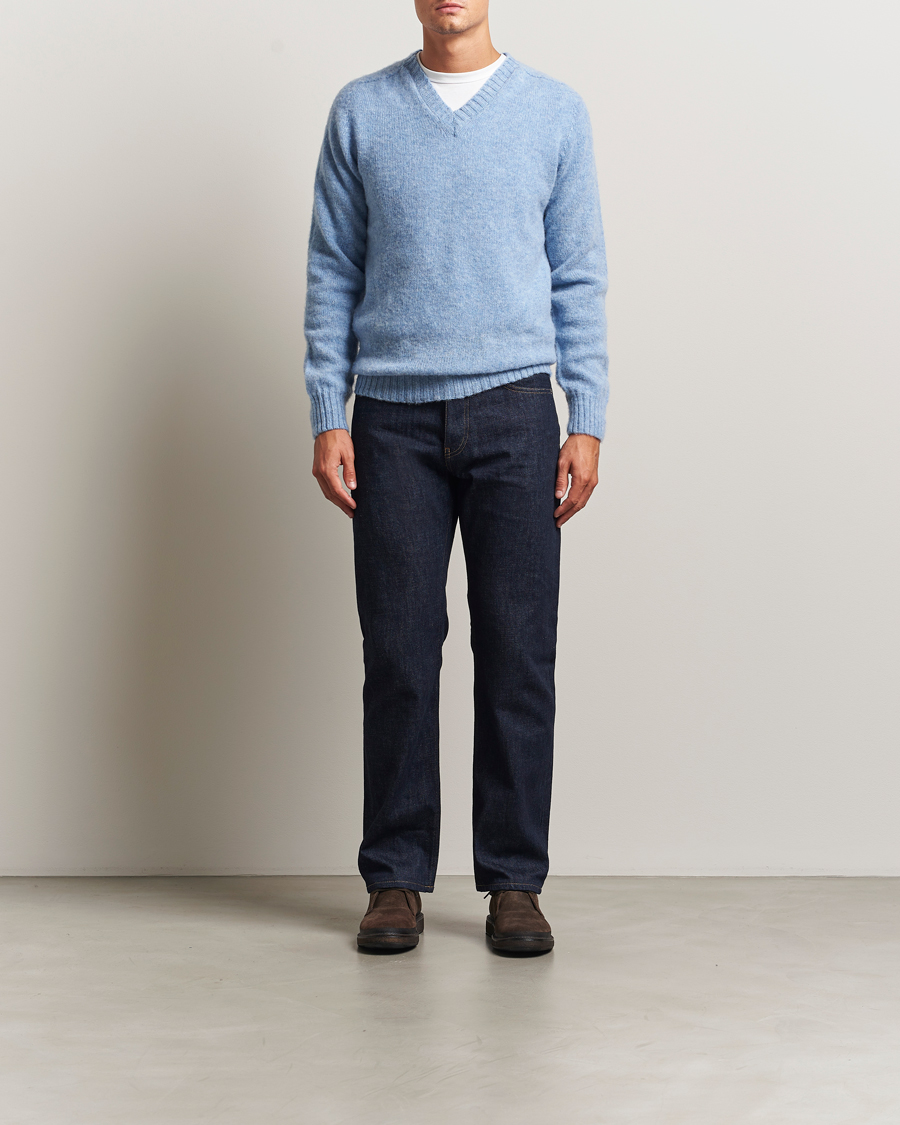 Herren | Pullover | Harley Of Scotland for Care of Carl | Harley Of Scotland Brushed Supersoft Lambswool V-Neck Light Blue