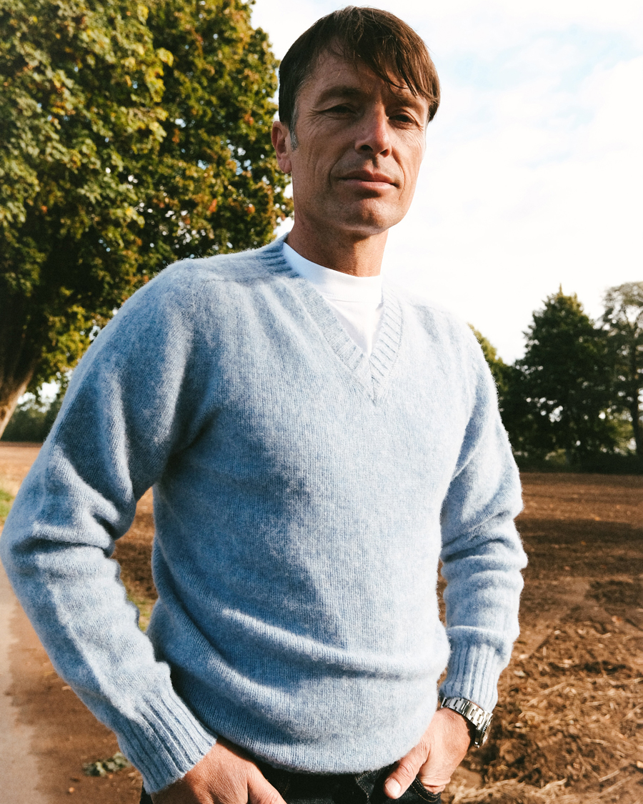 Herren | Pullover | Harley Of Scotland for Care of Carl | Harley Of Scotland Brushed Supersoft Lambswool V-Neck Light Blue