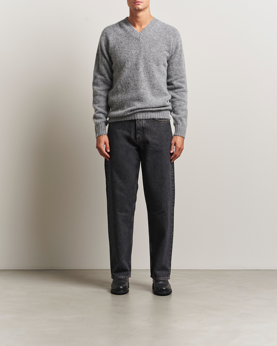 Herren | Pullover | Harley Of Scotland | Brushed Supersoft Lambswool V-Neck Mid Grey