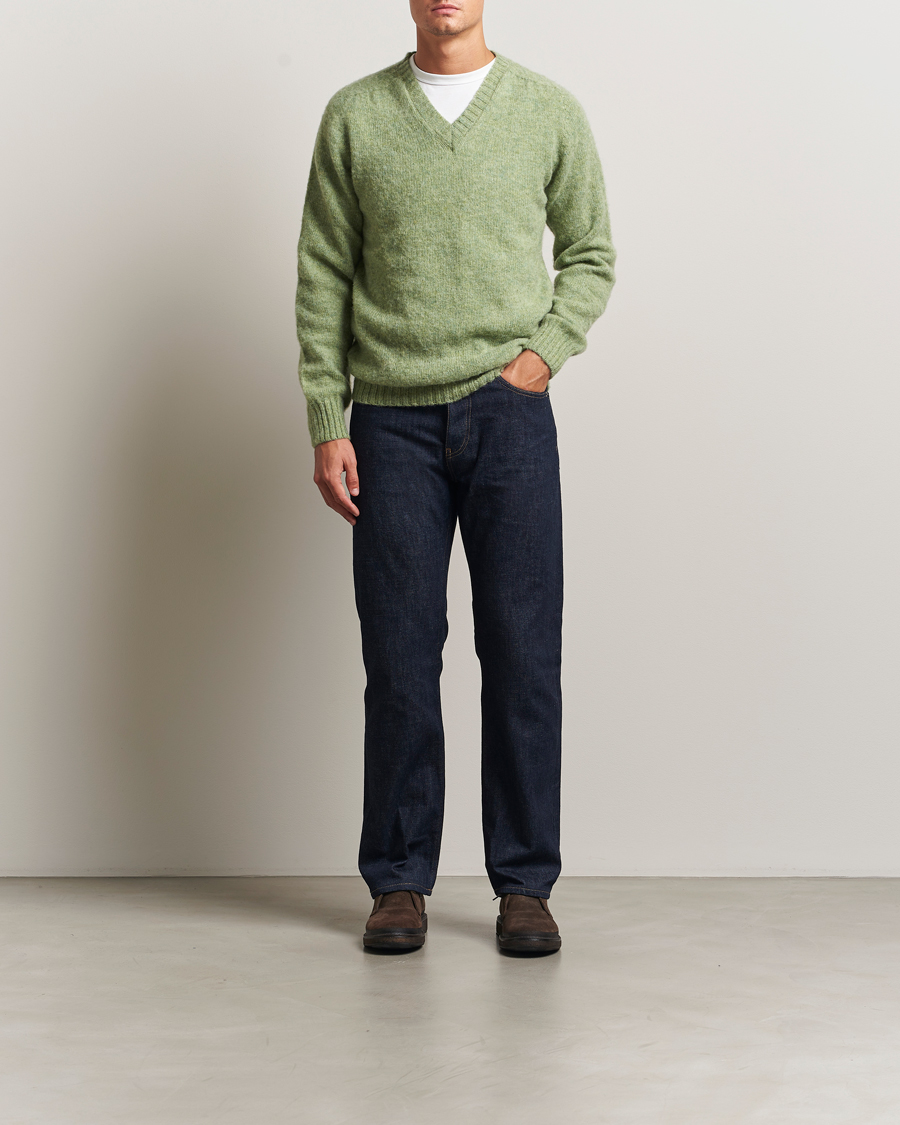 Herren | Pullover | Harley Of Scotland | Brushed Supersoft Lambswool V-Neck Light Green