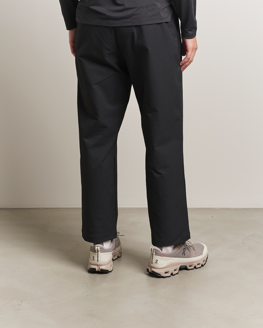Herren | Sneaker | On | Cloudrock Low Waterproof Cinder/Fog