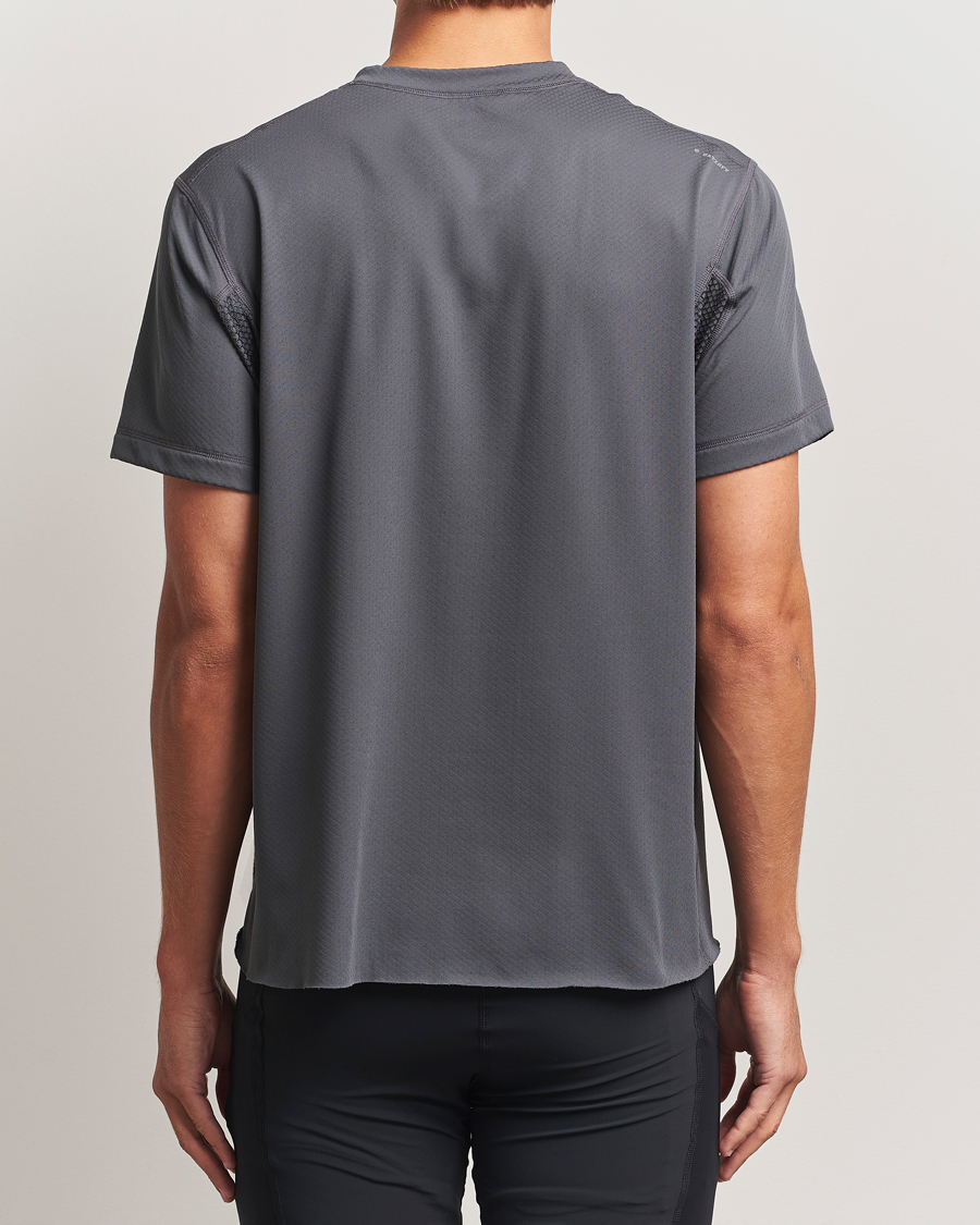Herren | T-Shirts | Satisfy | FuzzFleece Octa T-Shirt Phantom