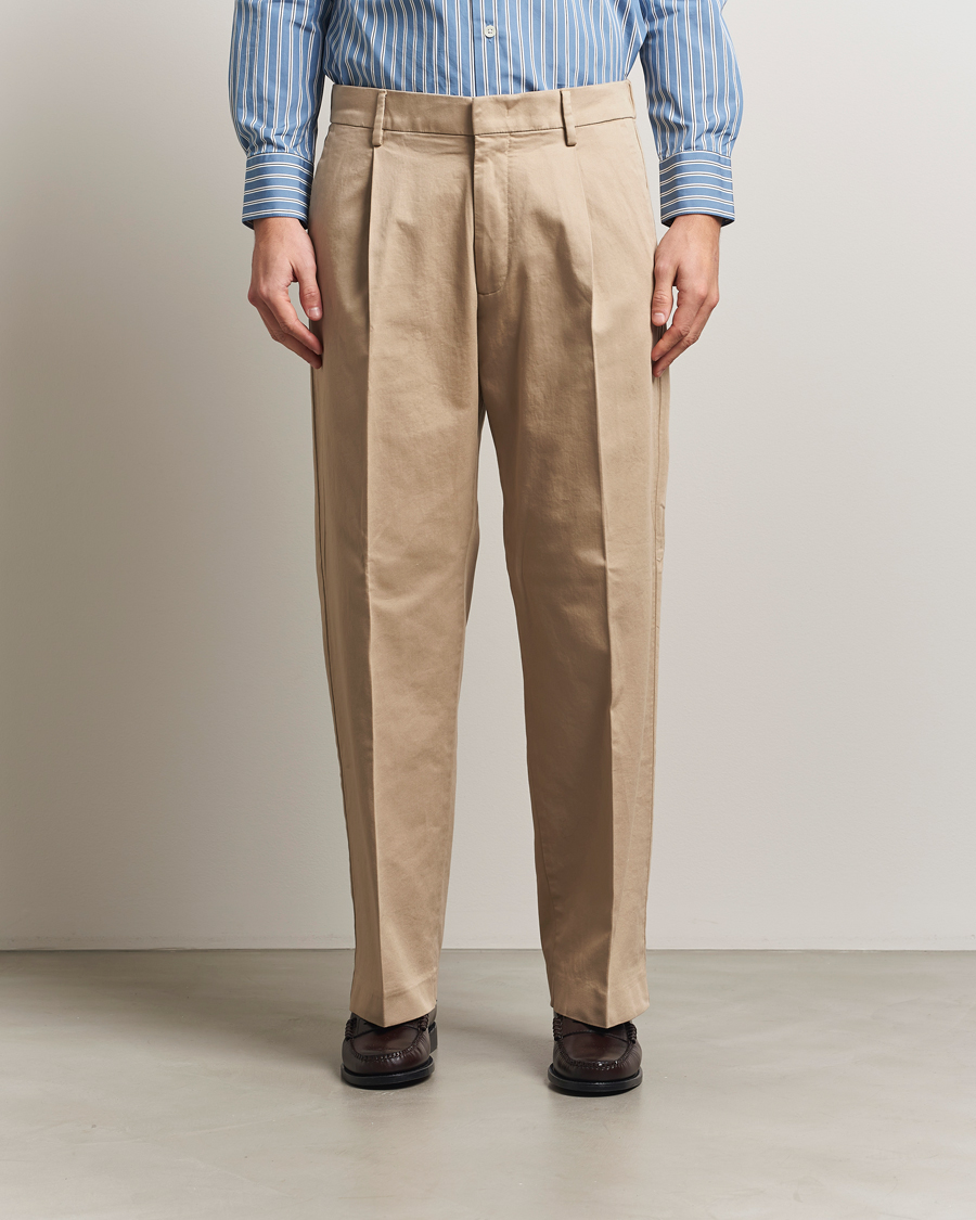 Herren | Hosen | NN07 | Kay Relaxed Fit Pleated Cotton Trousers Desert Khaki