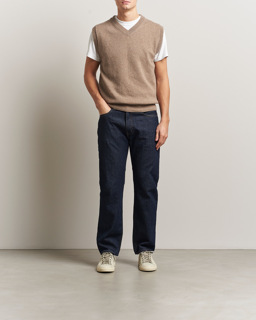 Herren | Pullover | Sunspel | Lambswool Knitted Vest Sandstone