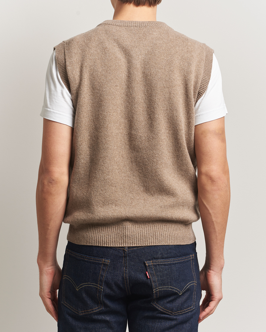 Herren | Pullover | Sunspel | Lambswool Knitted Vest Sandstone