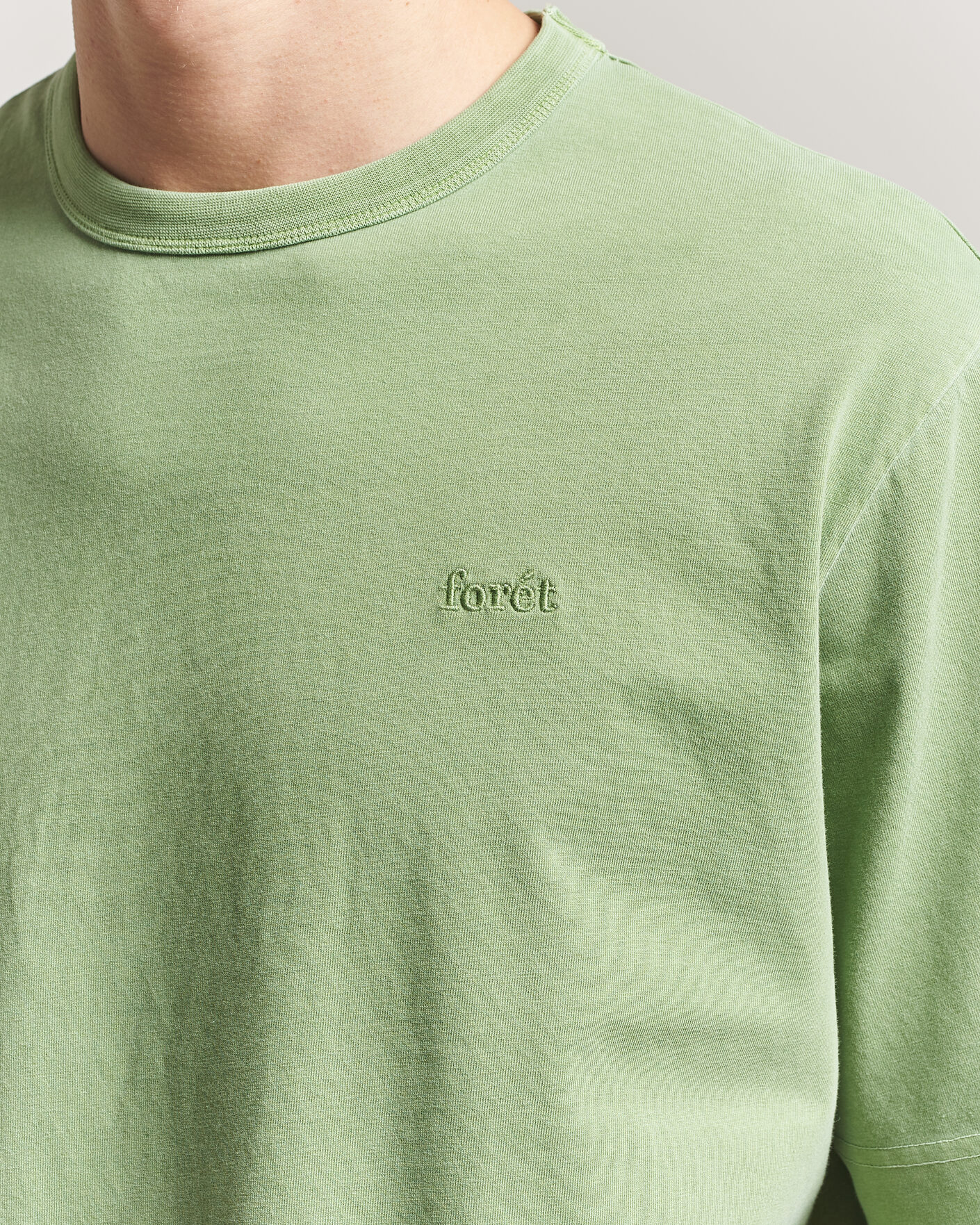 Herren | T-Shirts | Forét | Park Loose Fit T-Shirt Vibrant Moss